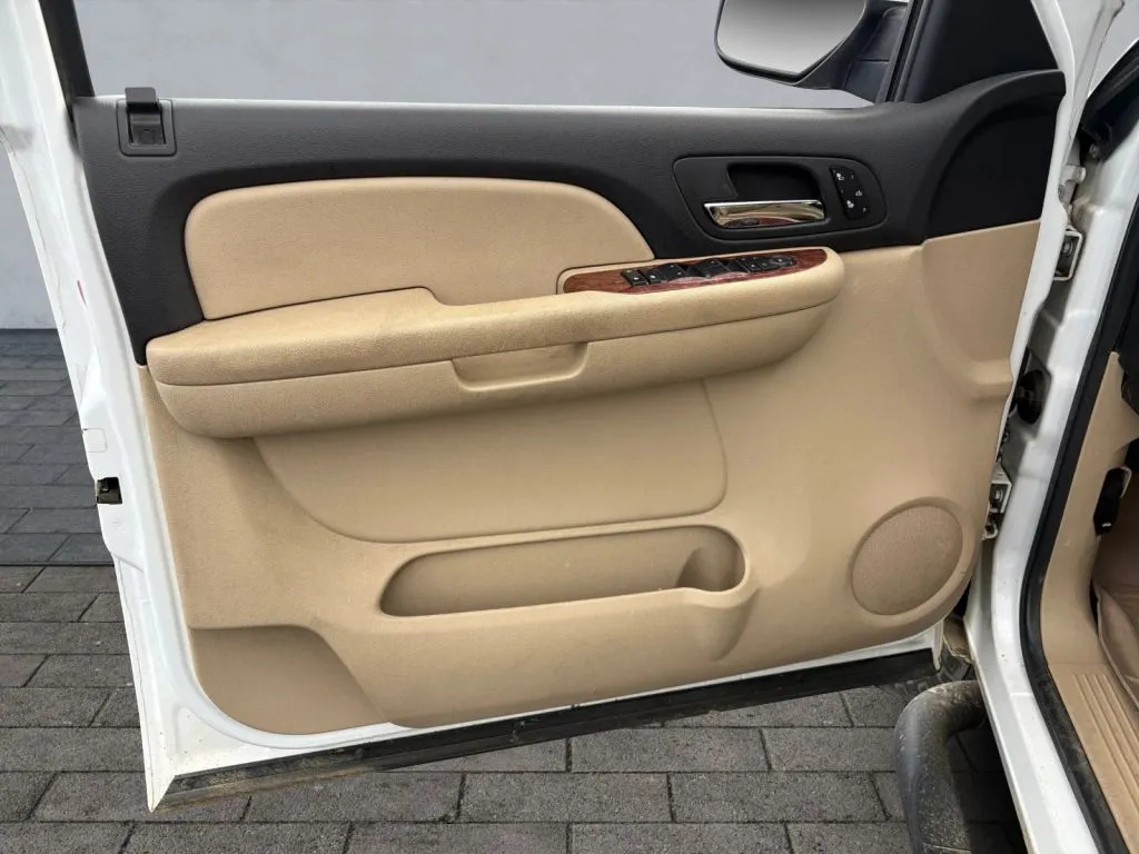 More photos of 2008 Chevrolet Silverado 1500 Extended Cab LTZ Pickup 4D 6 1/2 ft at Drive N-Motion Thornton, CO