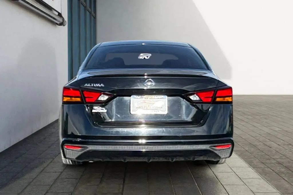 More photos of 2022 Nissan Altima 2.5 S Sedan 4D at Drive N-Motion Thornton, CO