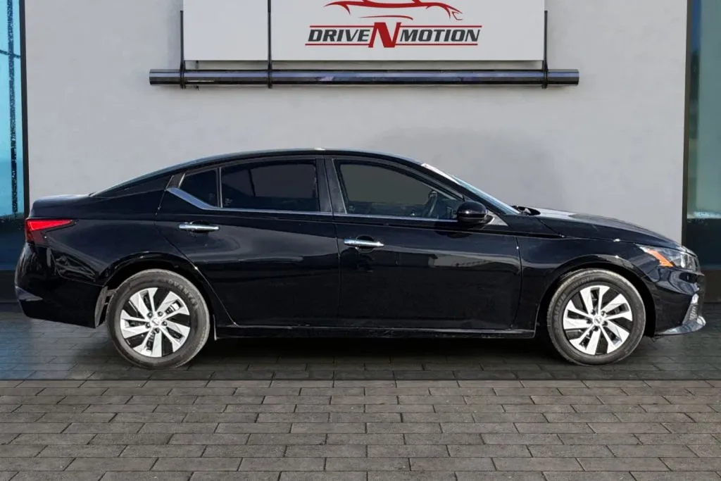 Another view of 2022 Nissan Altima 2.5 S Sedan 4D for sale in Thornton, CO at Drive N-Motion Thornton