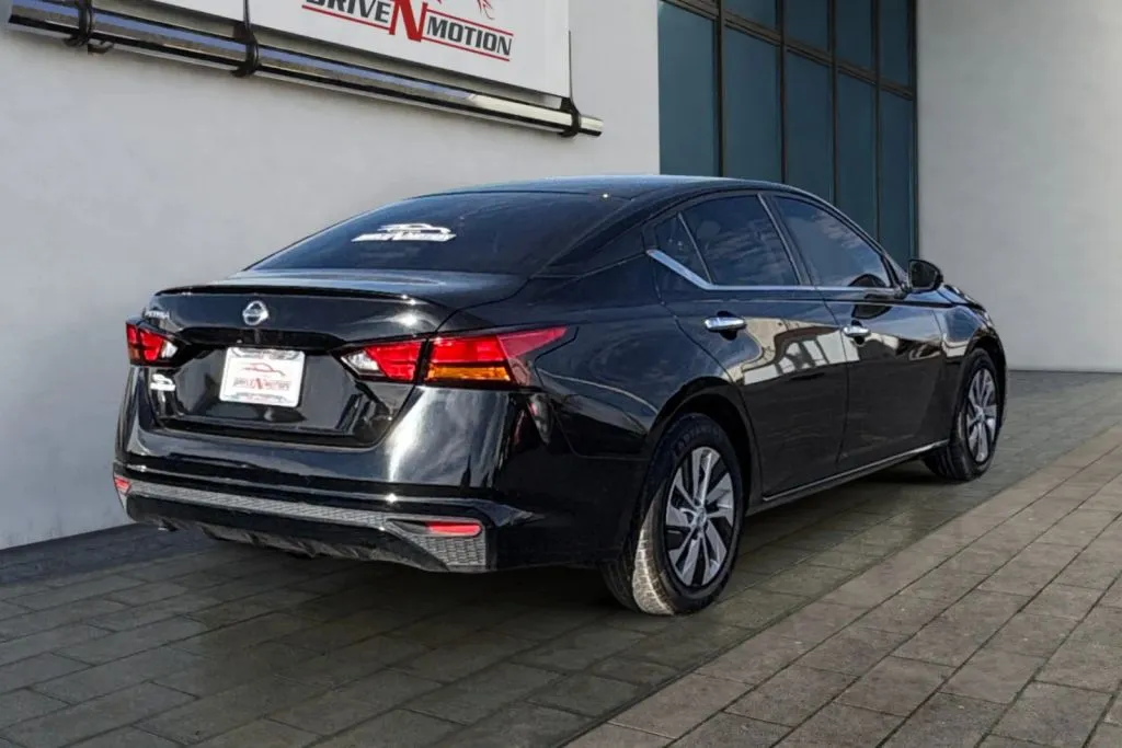 More photos of 2022 Nissan Altima 2.5 S Sedan 4D at Drive N-Motion Thornton, CO