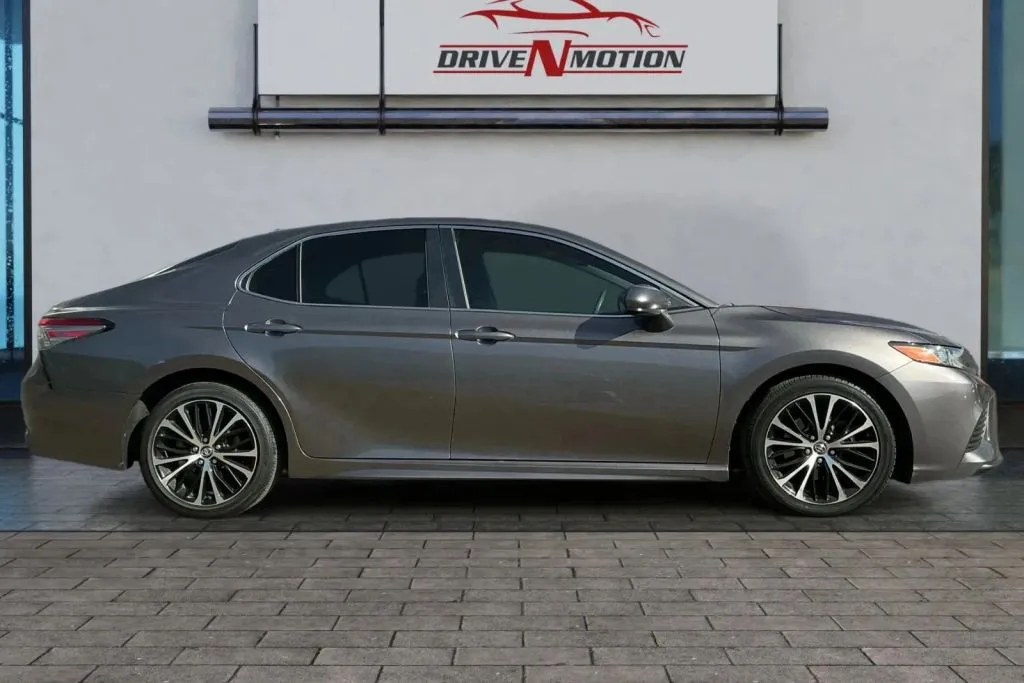 Another view of 2019 Toyota Camry SE Sedan 4D for sale in Thornton, CO at Drive N-Motion Thornton