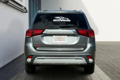 More photos of 2019 Mitsubishi Outlander SEL Sport Utility 4D at Drive N-Motion Thornton, CO