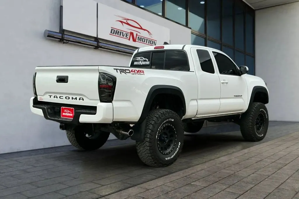 More photos of 2022 Toyota Tacoma Access Cab TRD Off-Road Pickup 4D 6 ft at Drive N-Motion Thornton, CO
