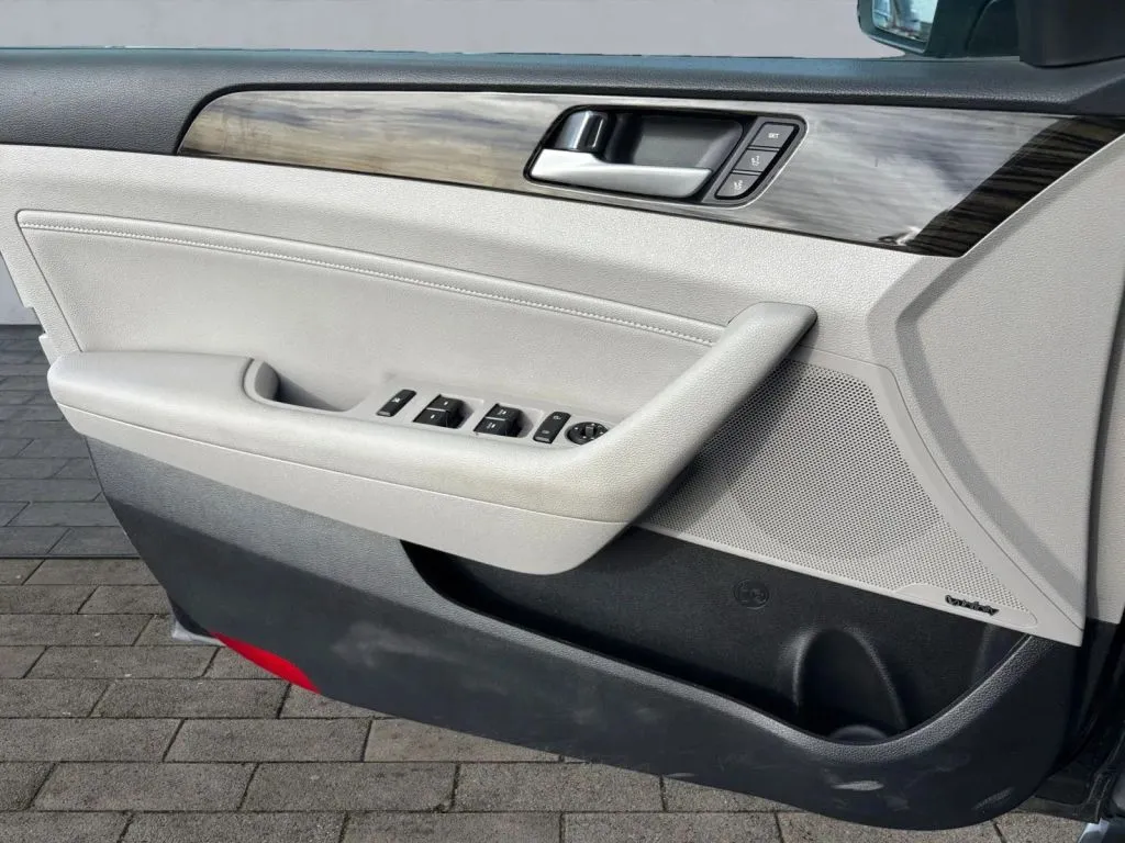 Another view of 2017 Hyundai Sonata Plug-in Hybrid Limited Sedan 4D for sale in Thornton, CO at Drive N-Motion Thornton