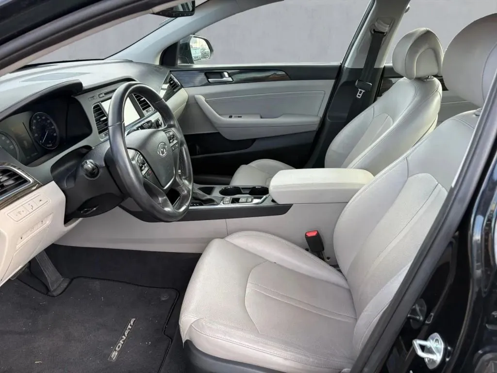 More photos of 2017 Hyundai Sonata Plug-in Hybrid Limited Sedan 4D at Drive N-Motion Thornton, CO