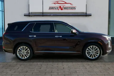 Photos of 2020 Hyundai Palisade Limited Sport Utility 4D for sale in Thornton, CO at Drive N-Motion Thornton