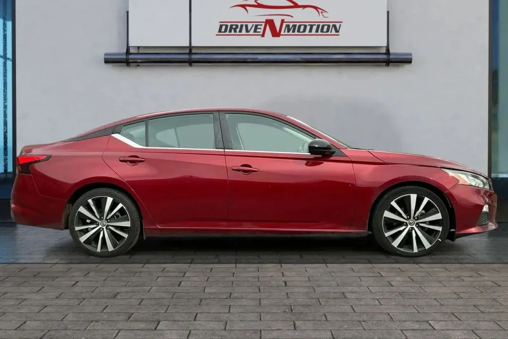 Photos of 2022 Nissan Altima 2.5 SR Sedan 4D for sale in Thornton, CO at Drive N-Motion Thornton