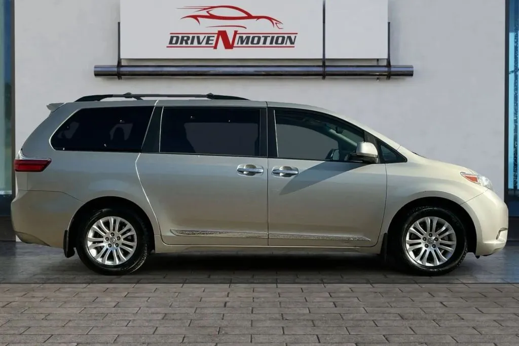 Photos of 2017 Toyota Sienna Limited Minivan 4D for sale in Thornton, CO at Drive N-Motion Thornton