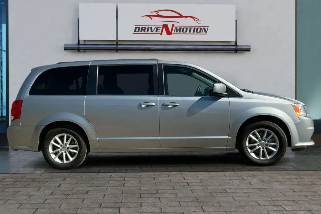 Another view of 2019 Dodge Grand Caravan Passenger SXT Minivan 4D for sale in Thornton, CO at Drive N-Motion Thornton