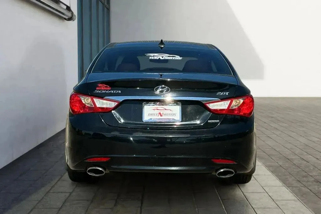 More photos of 2013 Hyundai Sonata Limited Sedan 4D at Drive N-Motion Thornton, CO