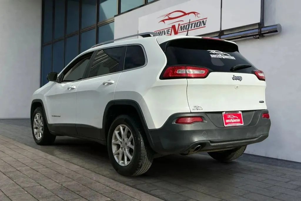 More photos of 2017 Jeep Cherokee Latitude Sport Utility 4D at Drive N-Motion Thornton, CO