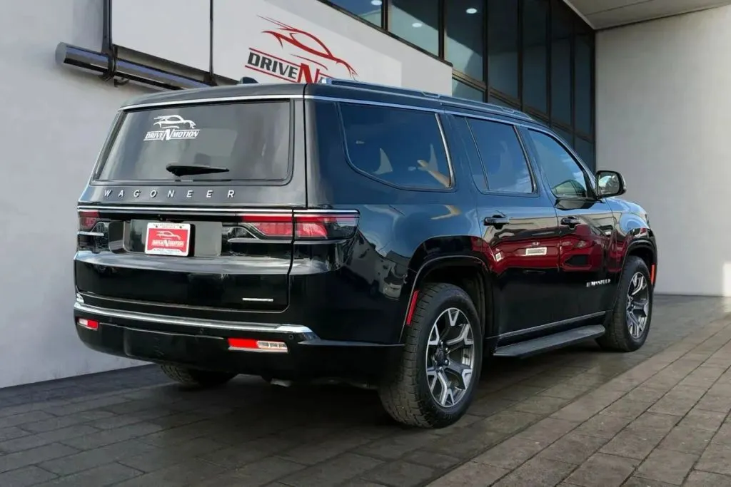 More photos of 2024 Jeep Wagoneer Series III Sport Utility 4D at Drive N-Motion Thornton, CO