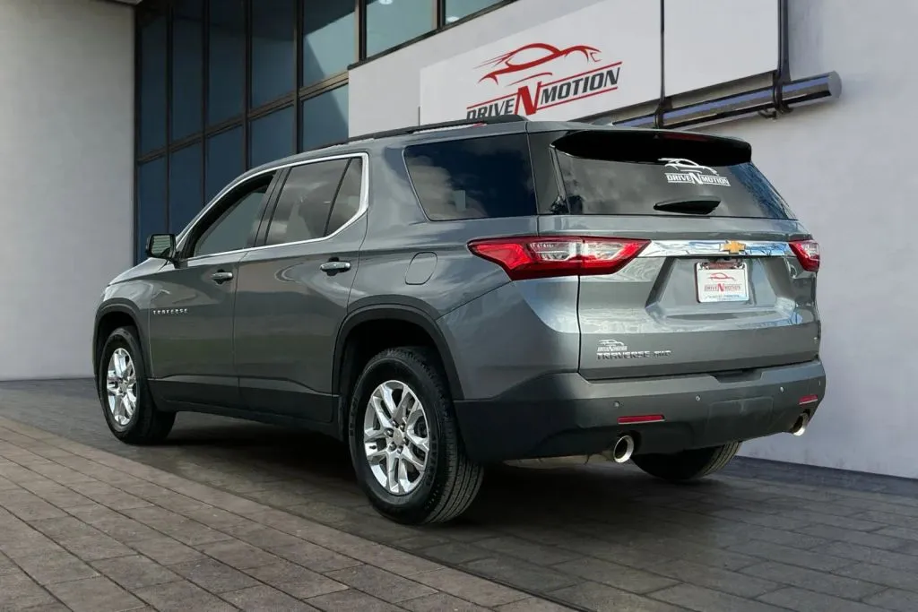 More photos of 2021 Chevrolet Traverse LT Sport Utility 4D at Drive N-Motion Thornton, CO