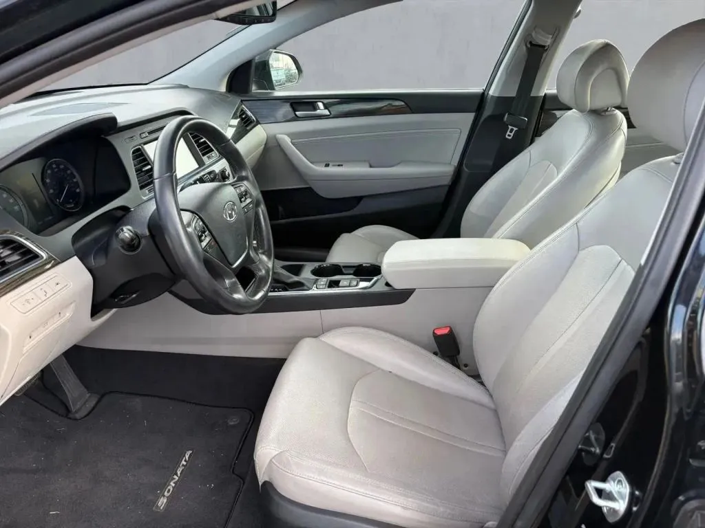 More photos of 2017 Hyundai Sonata Plug-in Hybrid Limited Sedan 4D at Drive N-Motion Thornton, CO