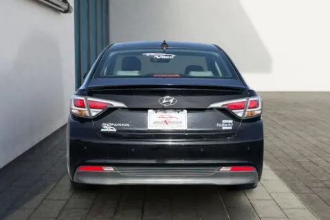 More photos of 2017 Hyundai Sonata Plug-in Hybrid Limited Sedan 4D at Drive N-Motion Thornton, CO