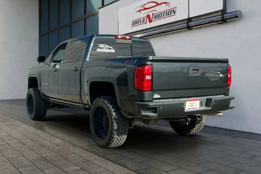More photos of 2018 Chevrolet Silverado 1500 Crew Cab Z71 LT Pickup 4D 5 3/4 ft at Drive N-Motion Thornton, CO