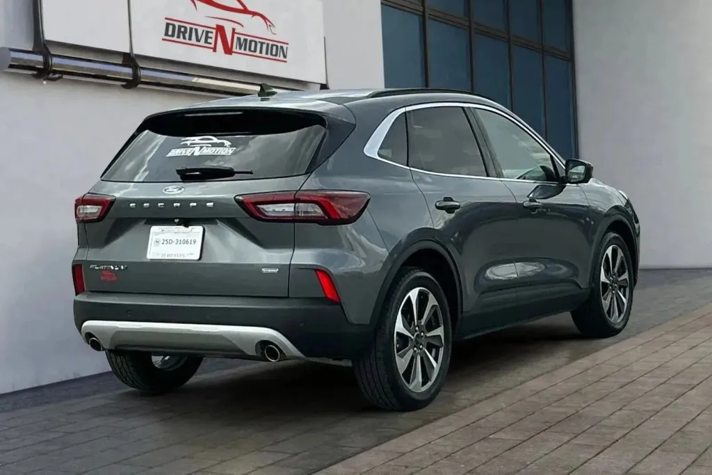 More photos of 2023 Ford Escape Platinum Hybrid Sport Utility 4D at Drive N-Motion Thornton, CO