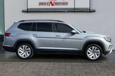 Another view of 2021 Volkswagen Atlas SE 4Motion w/Tech Pkg (2021.5) Sport Utility 4D for sale in Thornton, CO at Drive N-Motion Thornton