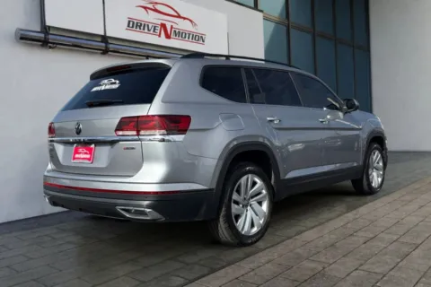 More photos of 2021 Volkswagen Atlas SE 4Motion w/Tech Pkg (2021.5) Sport Utility 4D at Drive N-Motion Thornton, CO