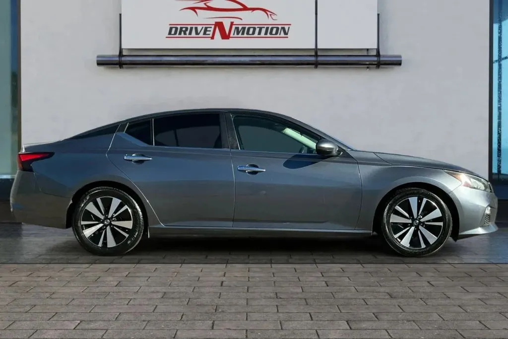 Photos of 2022 Nissan Altima 2.5 SV Sedan 4D for sale in Thornton, CO at Drive N-Motion Thornton