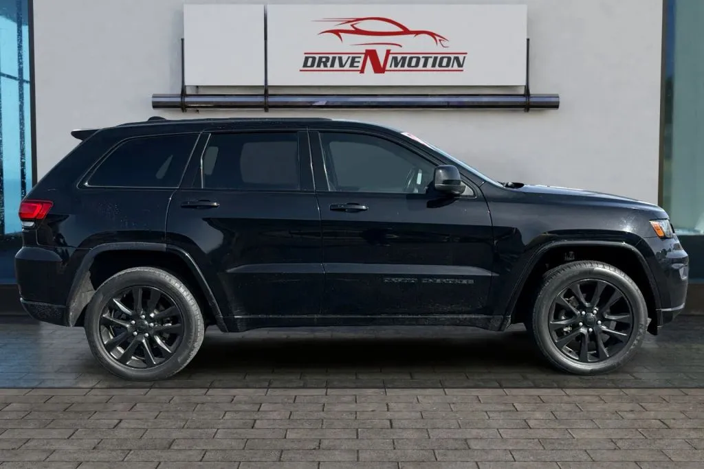 Another view of 2019 Jeep Grand Cherokee Altitude Sport Utility 4D for sale in Thornton, CO at Drive N-Motion Thornton