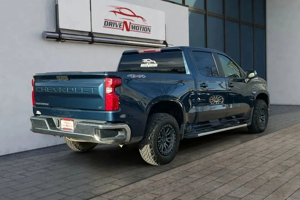 More photos of 2019 Chevrolet Silverado 1500 Crew Cab LT Pickup 4D 5 3/4 ft at Drive N-Motion Thornton, CO