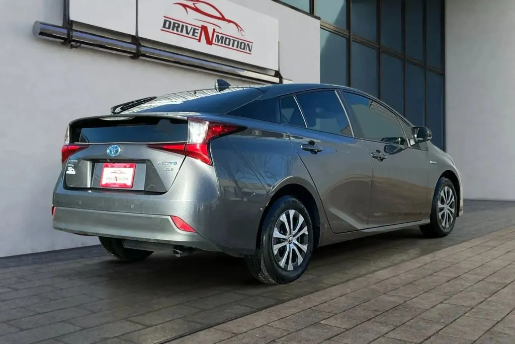 More photos of 2021 Toyota Prius XLE Hatchback 4D at Drive N-Motion Thornton, CO
