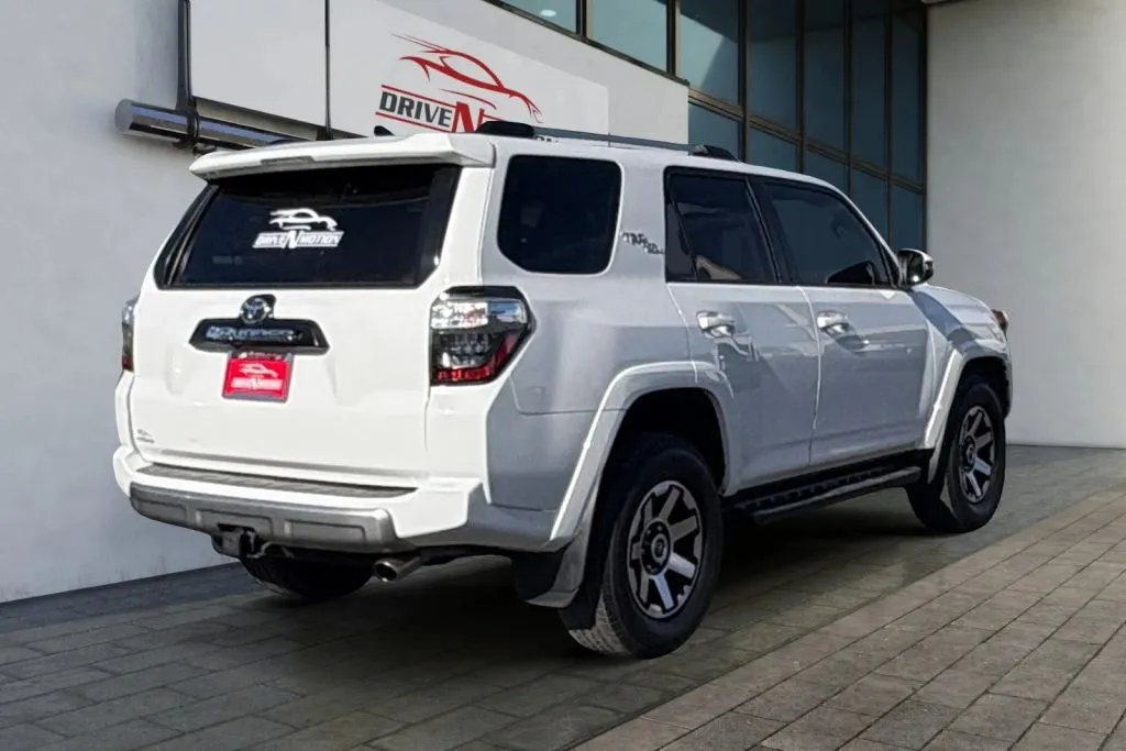 More photos of 2018 Toyota 4Runner SR5 Sport Utility 4D at Drive N-Motion Thornton, CO