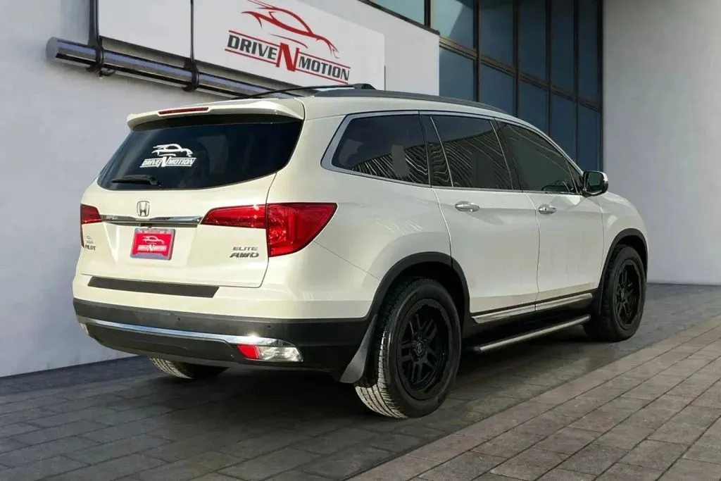 Another view of 2018 Honda Pilot Elite Sport Utility 4D for sale in Thornton, CO at Drive N-Motion Thornton