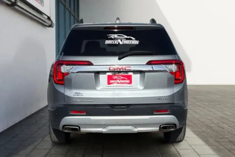 More photos of 2023 GMC Acadia SLT Sport Utility 4D at Drive N-Motion Thornton, CO