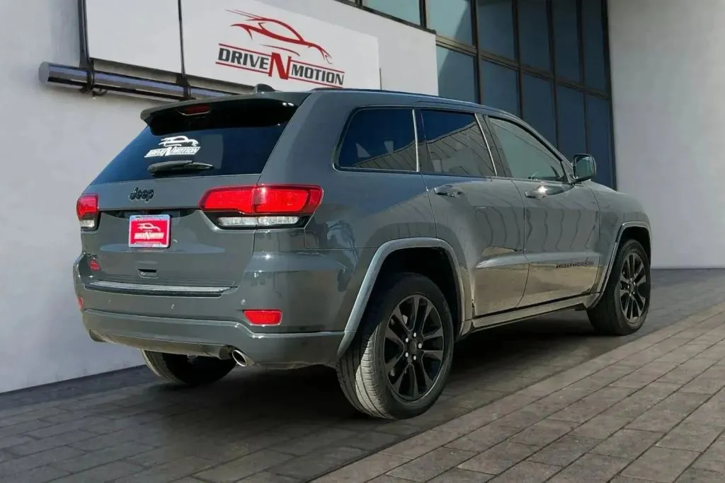 More photos of 2018 Jeep Grand Cherokee Altitude Sport Utility 4D at Drive N-Motion Thornton, CO