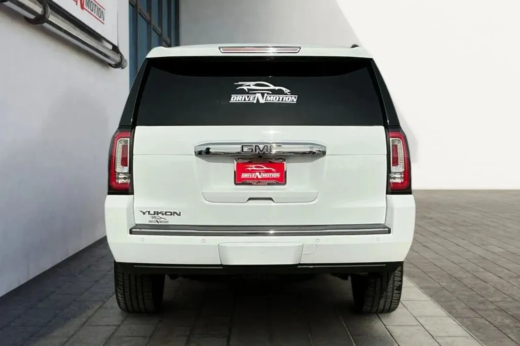 More photos of 2018 GMC Yukon Denali Sport Utility 4D at Drive N-Motion Thornton, CO