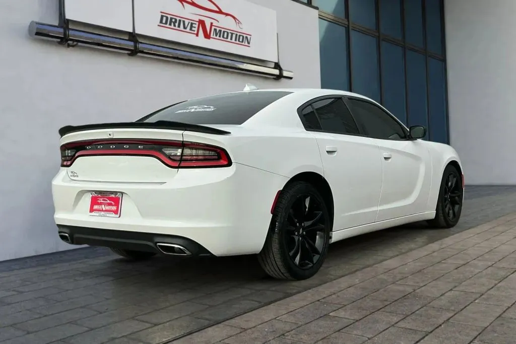 More photos of 2017 Dodge Charger R/T Sedan 4D at Drive N-Motion Thornton, CO