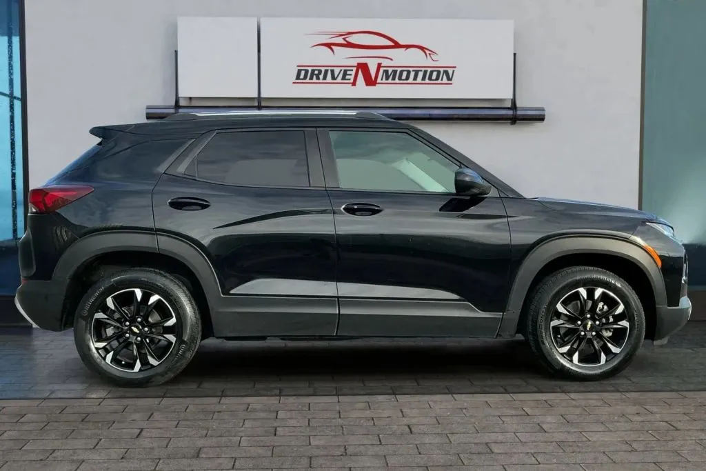 Another view of 2021 Chevrolet Trailblazer LT Sport Utility 4D for sale in Thornton, CO at Drive N-Motion Thornton