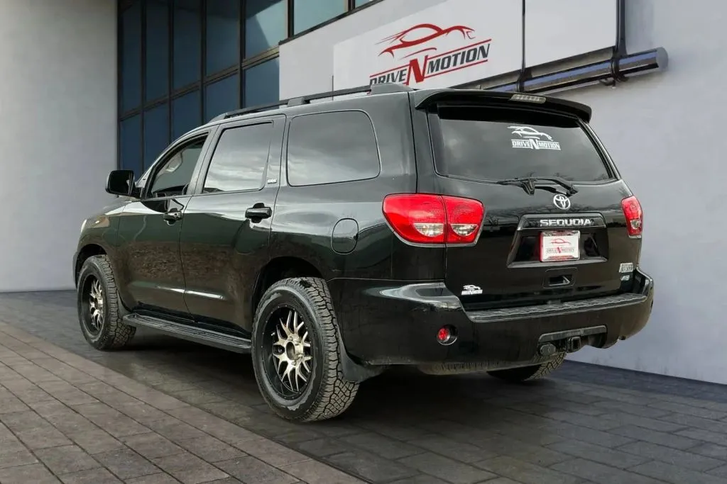More photos of 2016 Toyota Sequoia SR5 Sport Utility 4D at Drive N-Motion Thornton, CO
