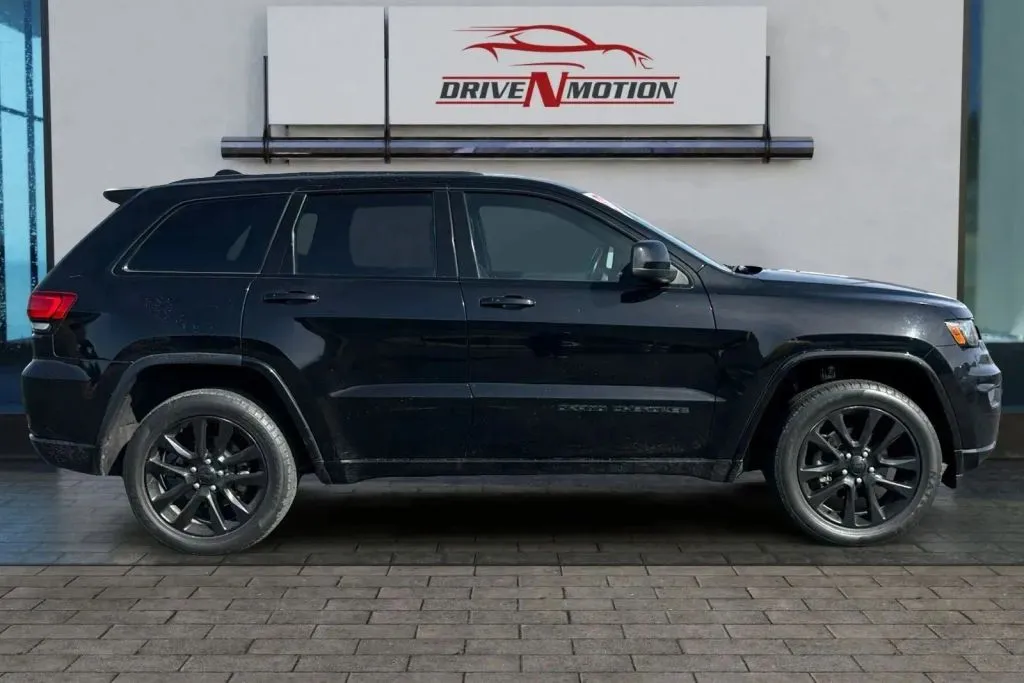 Another view of 2019 Jeep Grand Cherokee Altitude Sport Utility 4D for sale in Thornton, CO at Drive N-Motion Thornton
