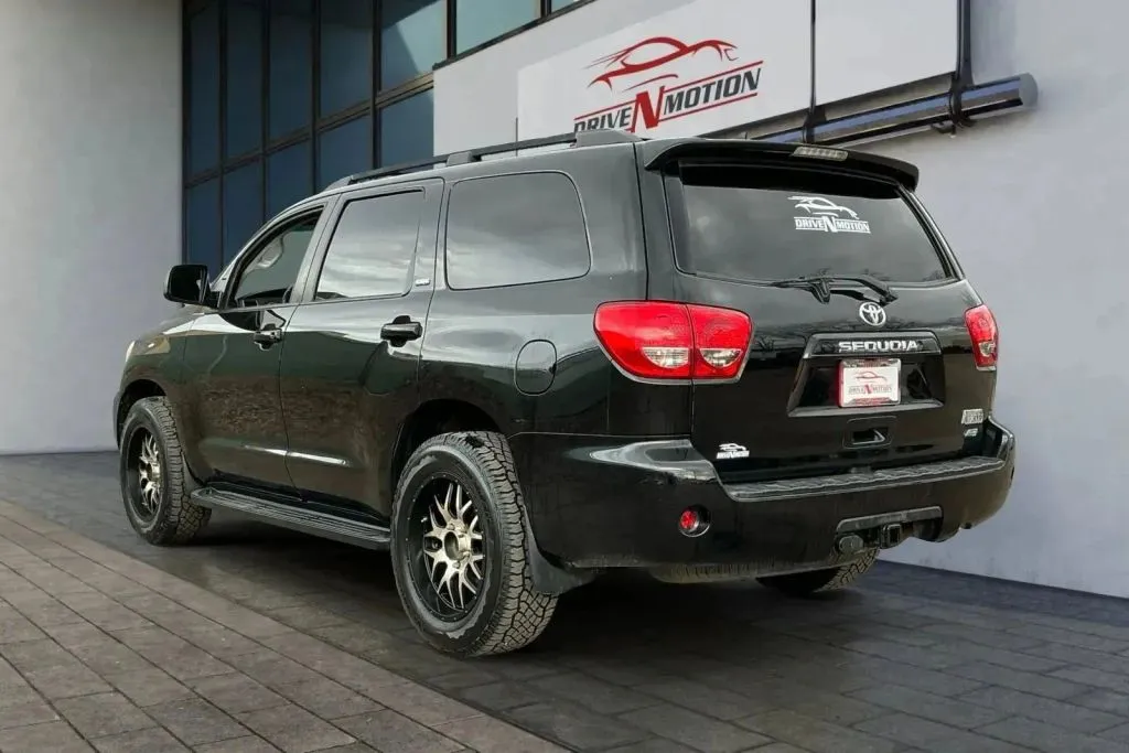 More photos of 2016 Toyota Sequoia SR5 Sport Utility 4D at Drive N-Motion Thornton, CO