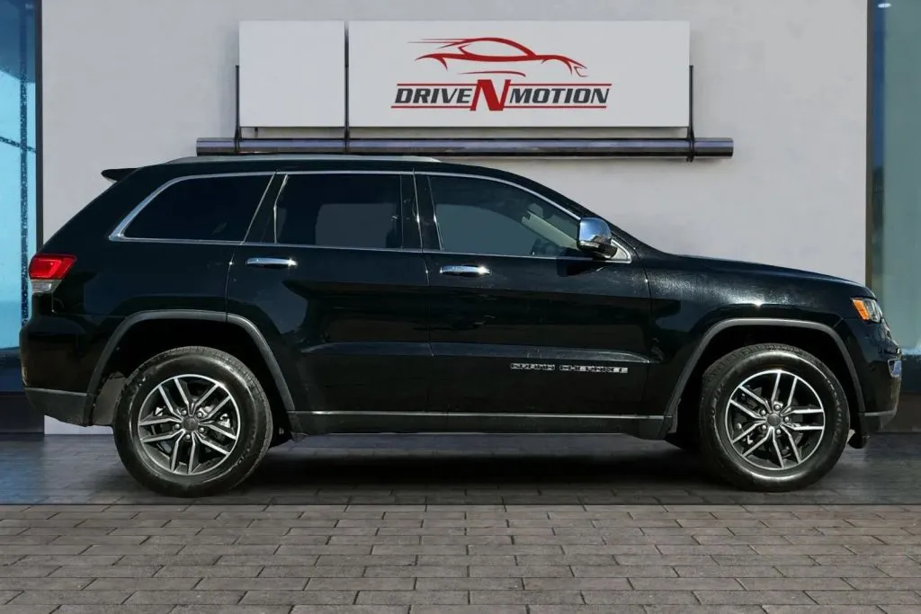Another view of 2020 Jeep Grand Cherokee Limited Sport Utility 4D for sale in Thornton, CO at Drive N-Motion Thornton