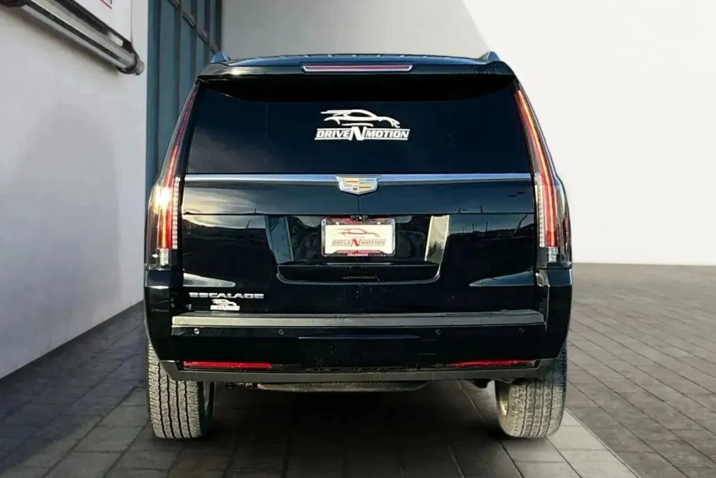 More photos of 2018 Cadillac Escalade Luxury Sport Utility 4D at Drive N-Motion Thornton, CO