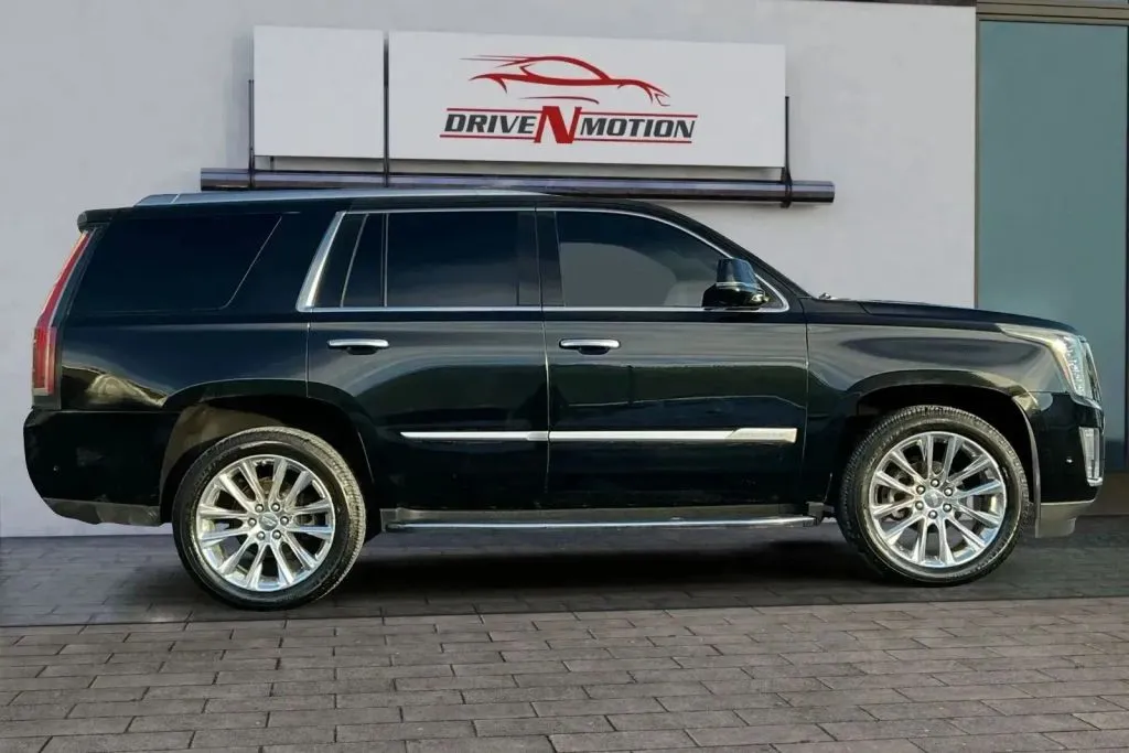 Another view of 2018 Cadillac Escalade Luxury Sport Utility 4D for sale in Thornton, CO at Drive N-Motion Thornton