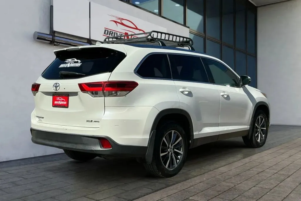 More photos of 2019 Toyota Highlander XLE Sport Utility 4D at Drive N-Motion Thornton, CO