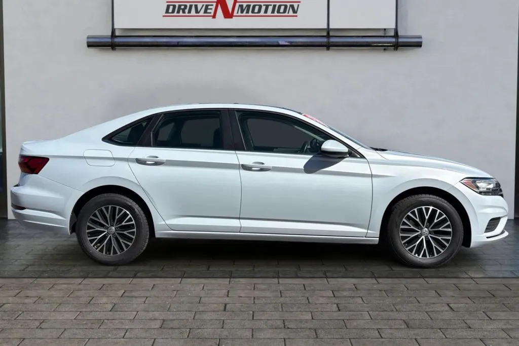 Photos of 2019 Volkswagen Jetta 1.4T SE Sedan 4D for sale in Thornton, CO at Drive N-Motion Thornton