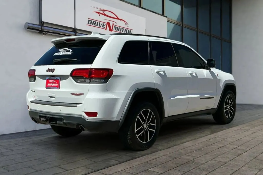 More photos of 2018 Jeep Grand Cherokee Trailhawk Sport Utility 4D at Drive N-Motion Thornton, CO