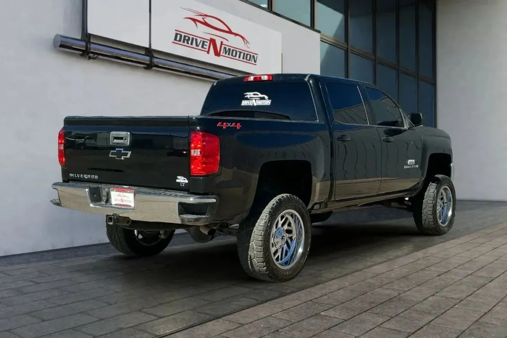 More photos of 2018 Chevrolet Silverado 1500 Crew Cab LT Pickup 4D 5 3/4 ft at Drive N-Motion Thornton, CO