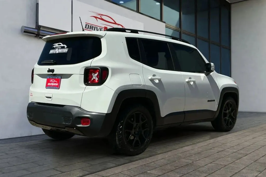 More photos of 2020 Jeep Renegade Altitude Sport Utility 4D at Drive N-Motion Thornton, CO