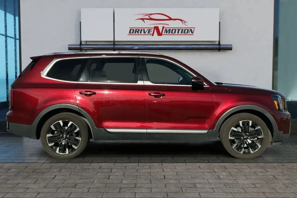 Photos of 2023 Kia Telluride SX Sport Utility 4D for sale in Thornton, CO at Drive N-Motion Thornton