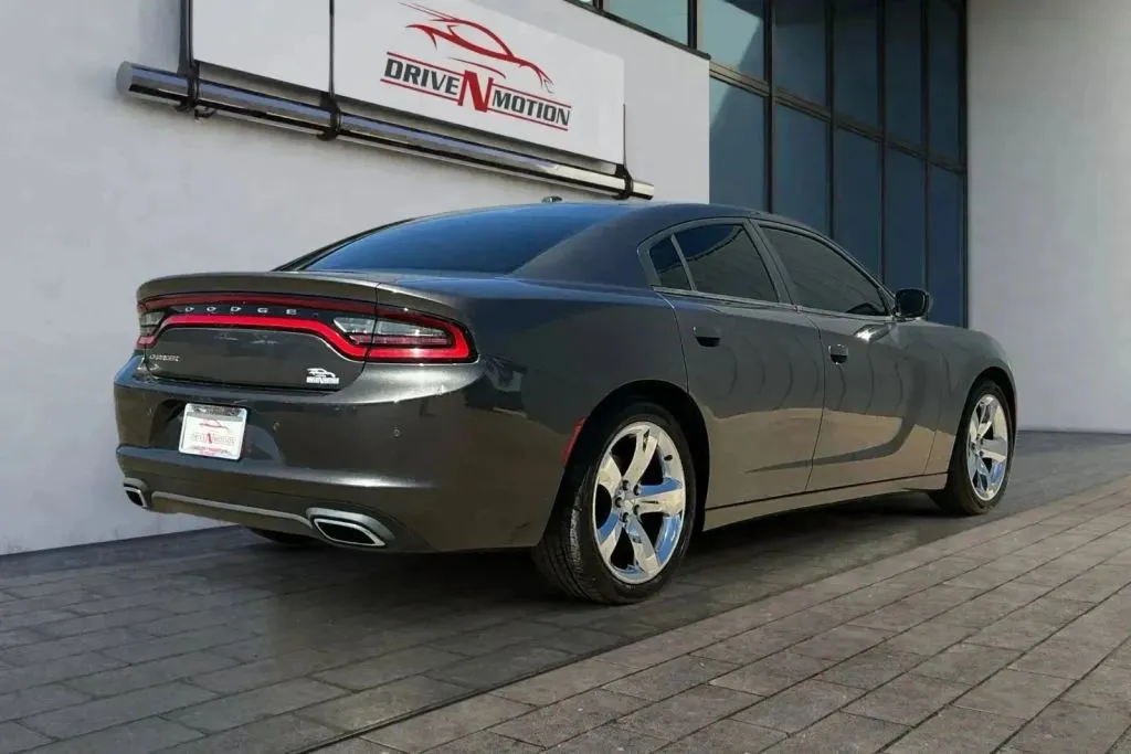 More photos of 2015 Dodge Charger SE Sedan 4D at Drive N-Motion Thornton, CO