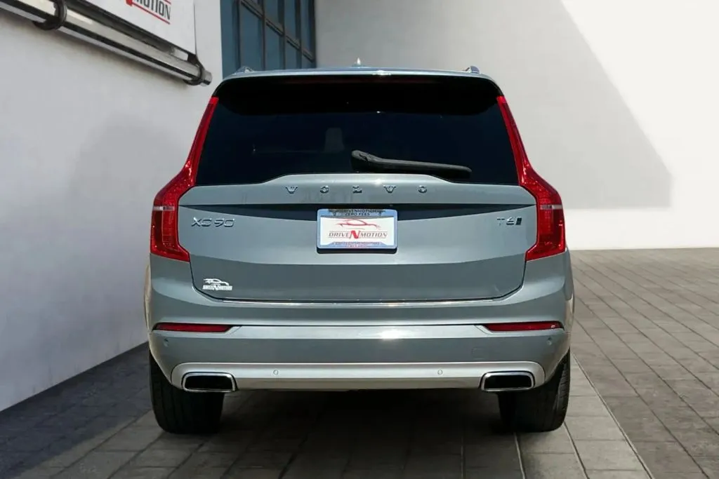 More photos of 2020 Volvo XC90 T6 Momentum Sport Utility 4D at Drive N-Motion Thornton, CO