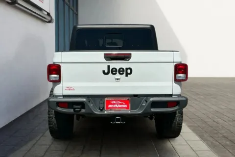 More photos of 2022 Jeep Gladiator Sport Pickup 4D 5 ft at Drive N-Motion Thornton, CO