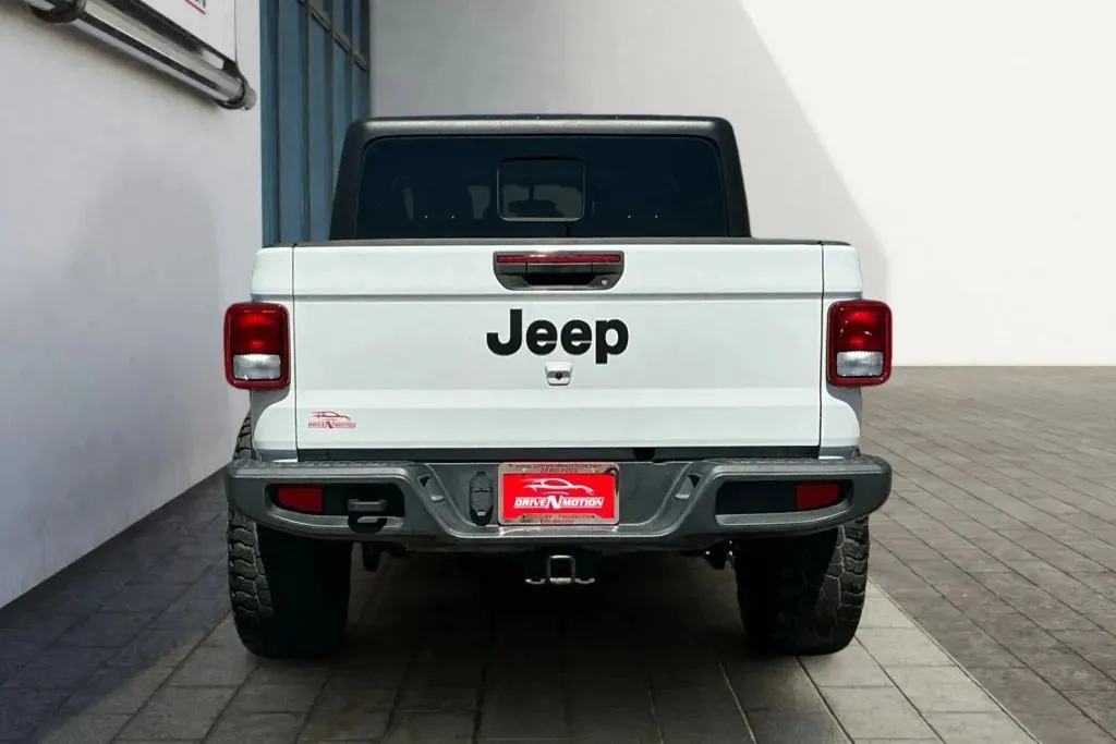 More photos of 2022 Jeep Gladiator Sport Pickup 4D 5 ft at Drive N-Motion Thornton, CO